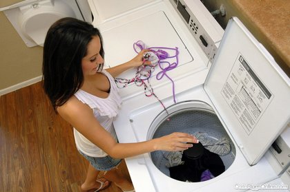 corin riggs sexy teen doing laundry3