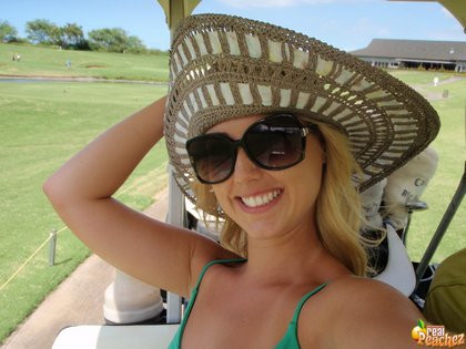 peachez sexy-golf cart1